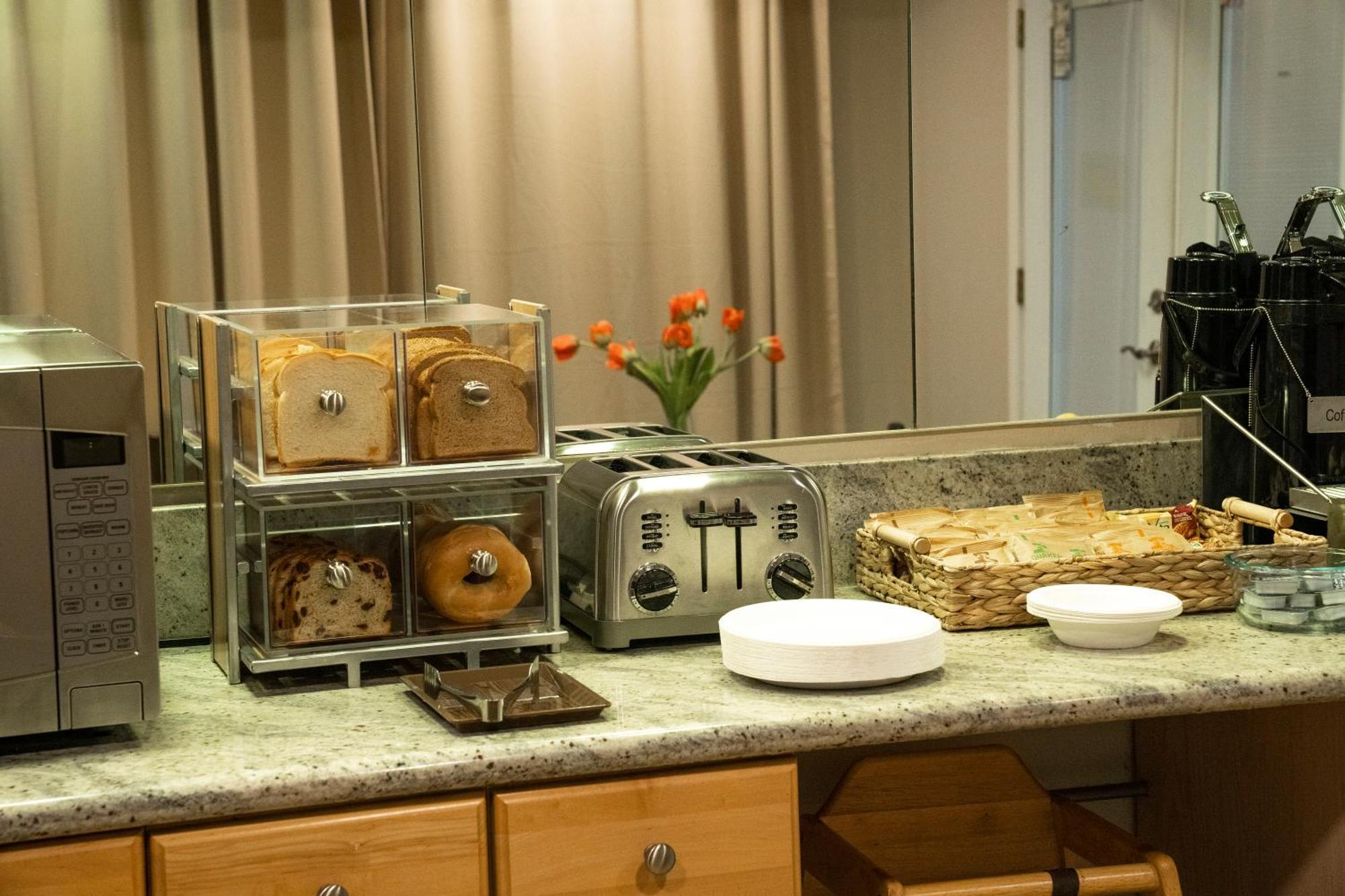 Americas Best Value Inn Lynnwood Ngoại thất bức ảnh