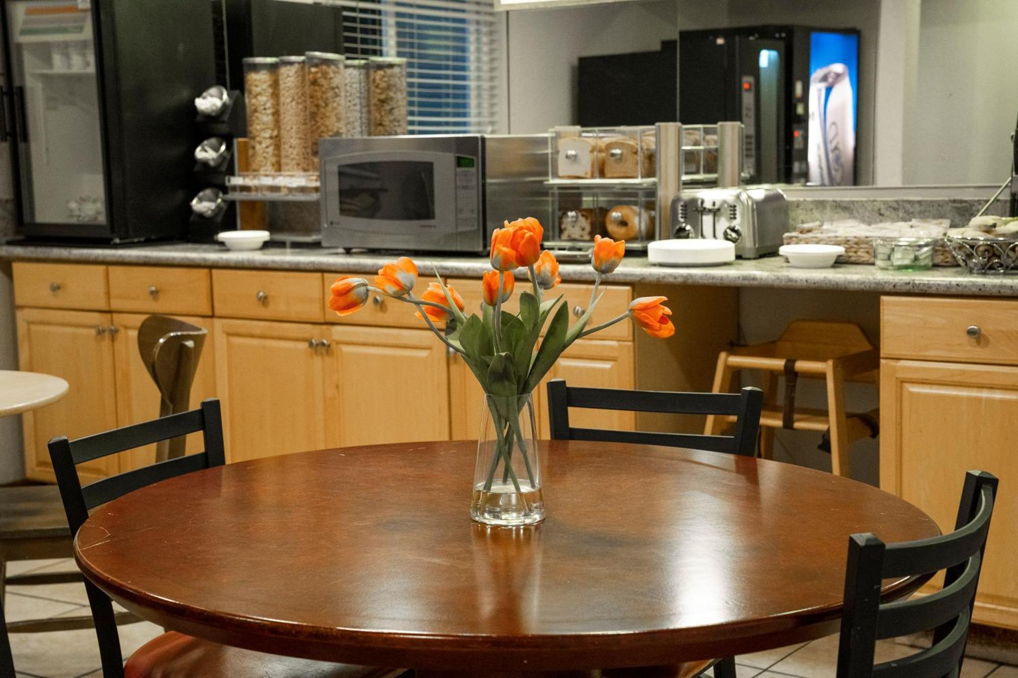 Americas Best Value Inn Lynnwood Ngoại thất bức ảnh